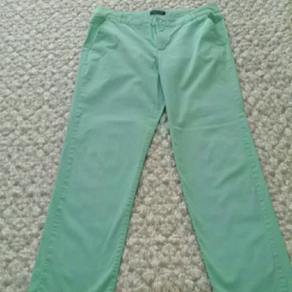 Minty style in excellent condition!